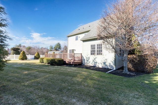17 Stoneybrook Rd, Grafton, MA 01536