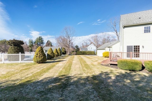 17 Stoneybrook Rd, Grafton, MA 01536
