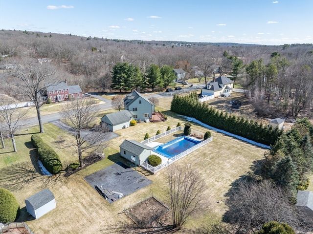17 Stoneybrook Rd, Grafton, MA 01536
