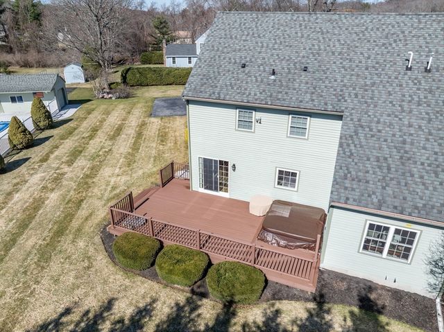 17 Stoneybrook Rd, Grafton, MA 01536