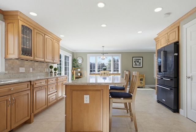 17 Stoneybrook Rd, Grafton, MA 01536