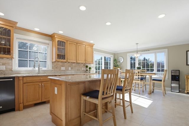 17 Stoneybrook Rd, Grafton, MA 01536