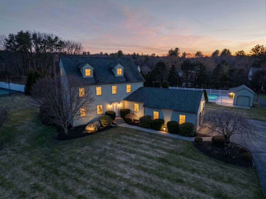 17 Stoneybrook Rd, Grafton, MA 01536