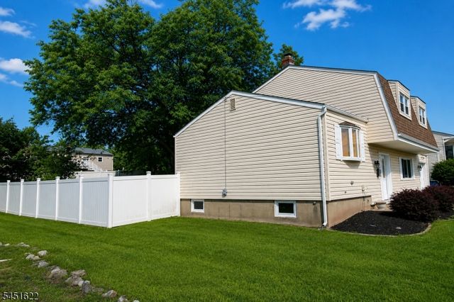 13 Patton Dr, Franklin Twp., NJ 08873