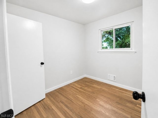 13 Patton Dr, Franklin Twp., NJ 08873