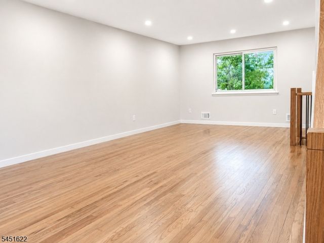 13 Patton Dr, Franklin Twp., NJ 08873