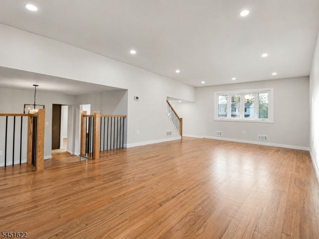 13 Patton Dr, Franklin Twp., NJ 08873