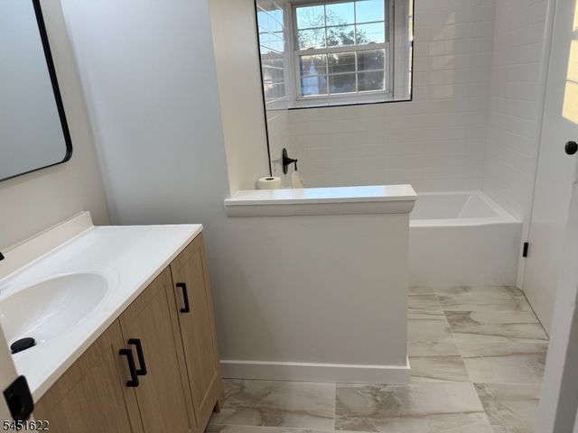 13 Patton Dr, Franklin Twp., NJ 08873
