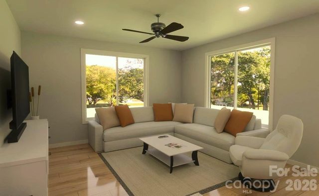 1905 9th Street SE, Hickory, NC 28602