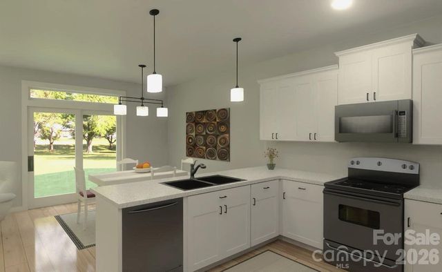 1905 9th Street SE, Hickory, NC 28602