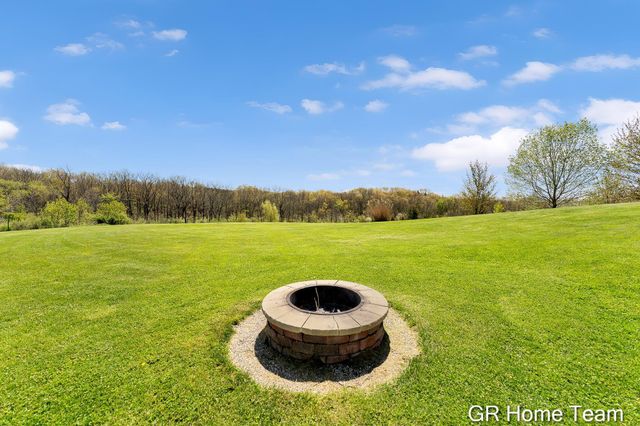 3400 4 Mile Court NE, Ada, MI 49301