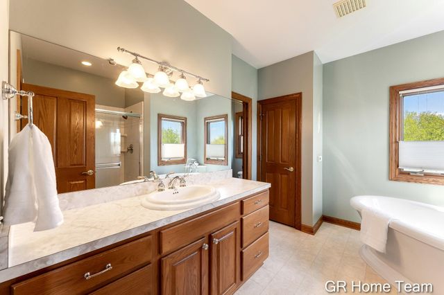 3400 4 Mile Court NE, Ada, MI 49301