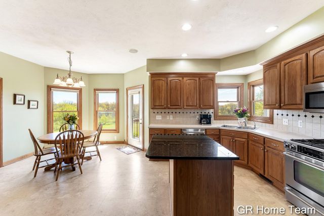 3400 4 Mile Court NE, Ada, MI 49301