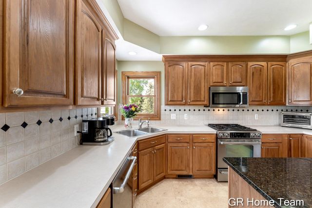 3400 4 Mile Court NE, Ada, MI 49301