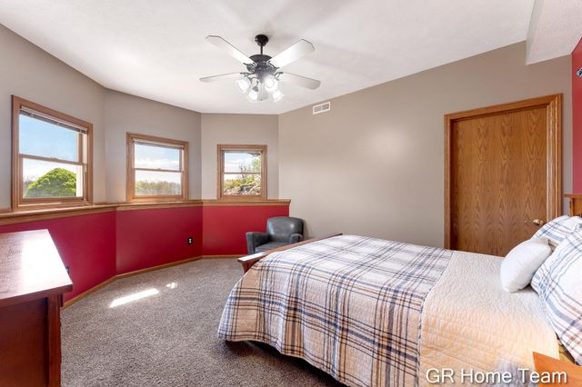 3400 4 Mile Court NE, Ada, MI 49301