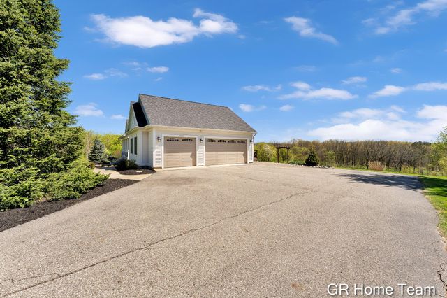 3400 4 Mile Court NE, Ada, MI 49301