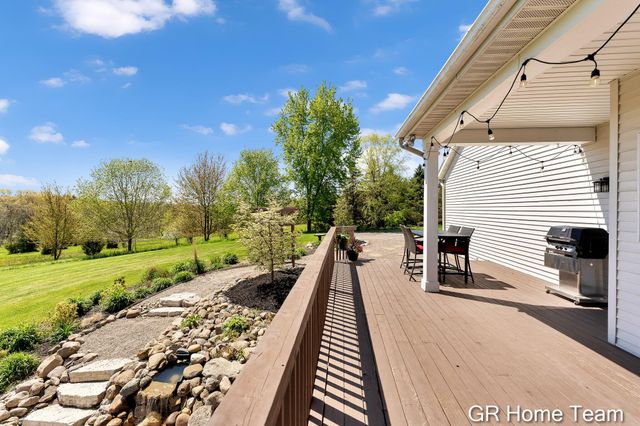 3400 4 Mile Court NE, Ada, MI 49301