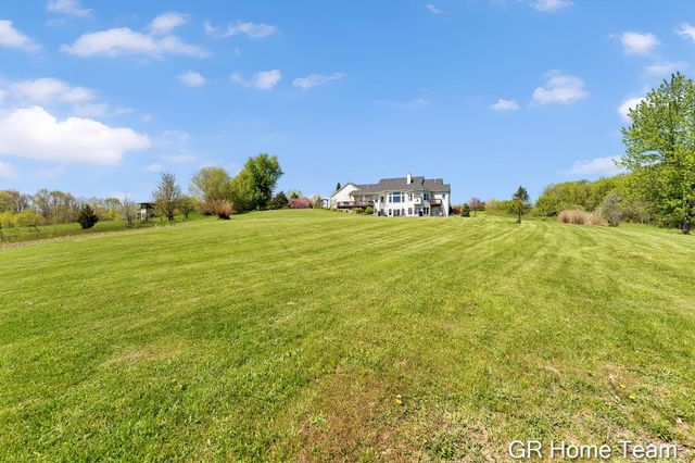 3400 4 Mile Court NE, Ada, MI 49301