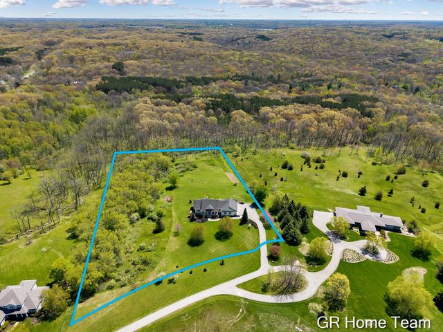 3400 4 Mile Court NE, Ada, MI 49301