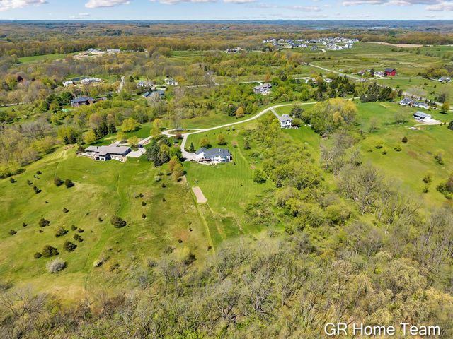 3400 4 Mile Court NE, Ada, MI 49301