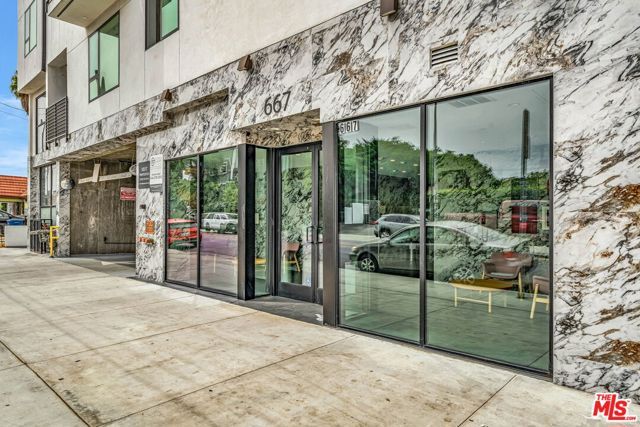 667 N Wilton Place 307, Los Angeles, CA 90004