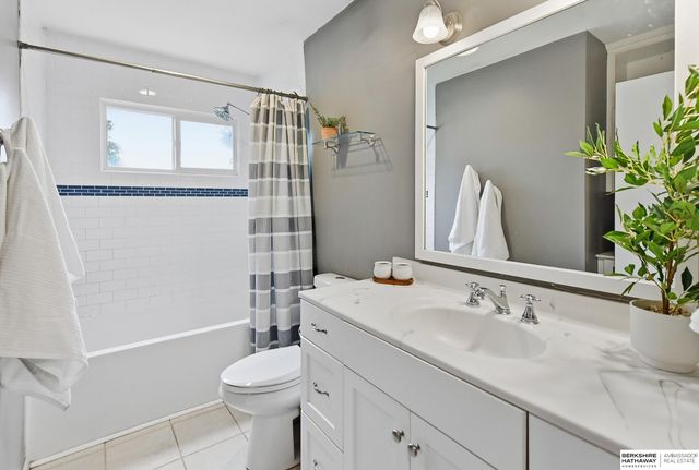 3305 S 126th Street, Omaha, NE 68144