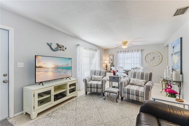 36 Temple CT, Lehigh Acres, FL 33936