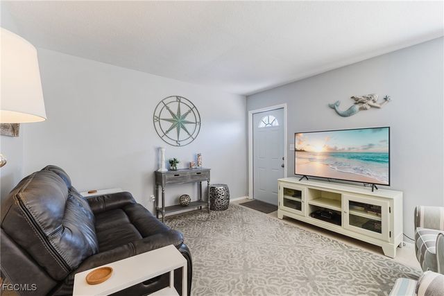 36 Temple CT, Lehigh Acres, FL 33936