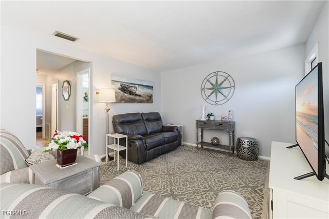 36 Temple CT, Lehigh Acres, FL 33936