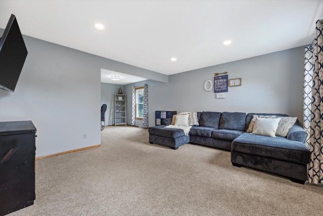 W163N10515 Ridgeview LANE, Germantown, WI 53022