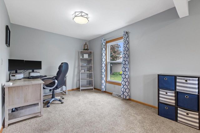 W163N10515 Ridgeview LANE, Germantown, WI 53022