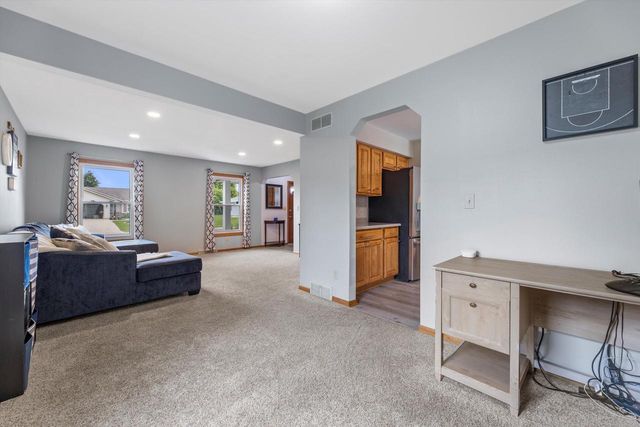 W163N10515 Ridgeview LANE, Germantown, WI 53022
