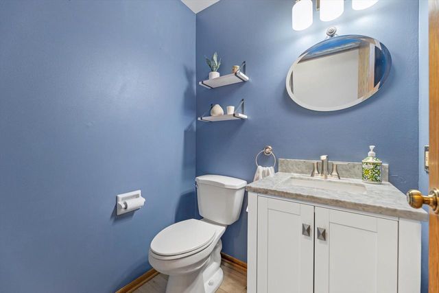 W163N10515 Ridgeview LANE, Germantown, WI 53022
