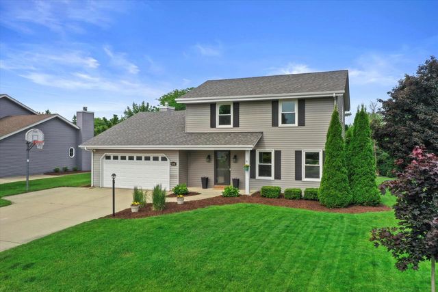 W163N10515 Ridgeview LANE, Germantown, WI 53022