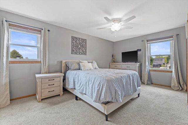 W163N10515 Ridgeview LANE, Germantown, WI 53022