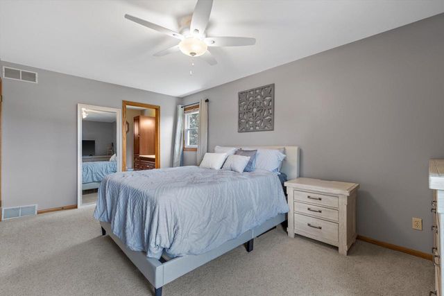 W163N10515 Ridgeview LANE, Germantown, WI 53022