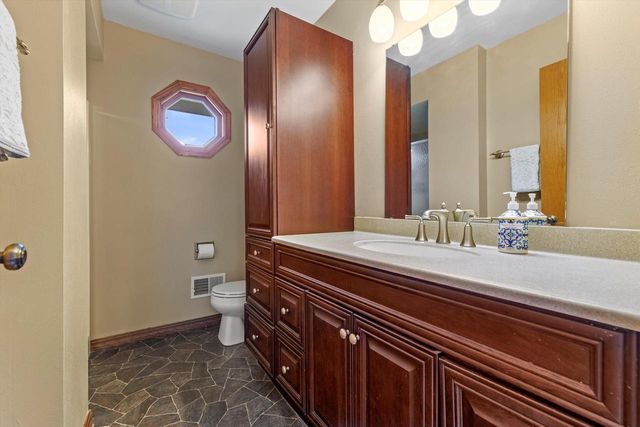 W163N10515 Ridgeview LANE, Germantown, WI 53022