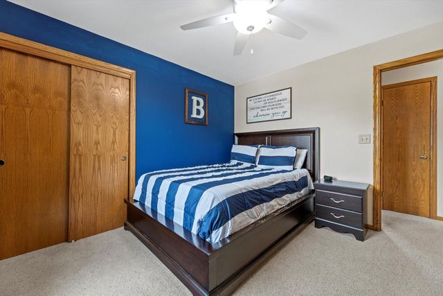 W163N10515 Ridgeview LANE, Germantown, WI 53022