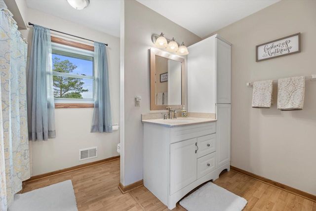 W163N10515 Ridgeview LANE, Germantown, WI 53022