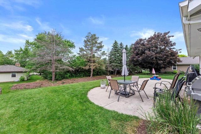W163N10515 Ridgeview LANE, Germantown, WI 53022