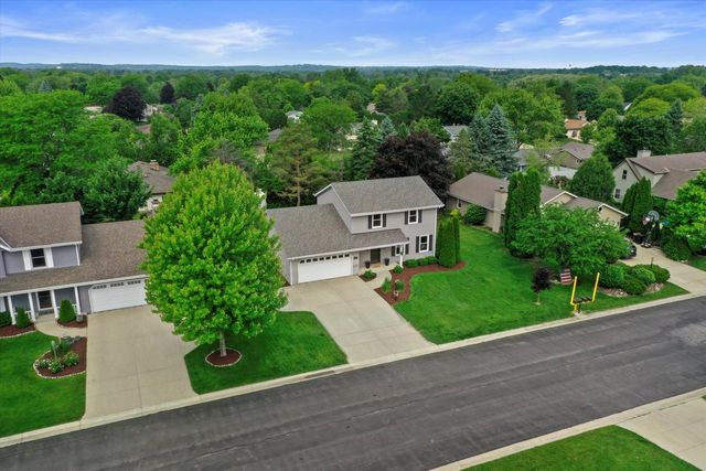 W163N10515 Ridgeview LANE, Germantown, WI 53022
