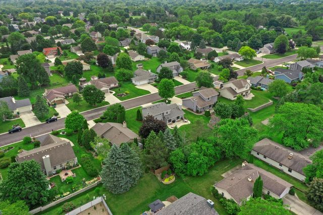 W163N10515 Ridgeview LANE, Germantown, WI 53022