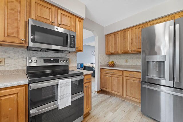W163N10515 Ridgeview LANE, Germantown, WI 53022
