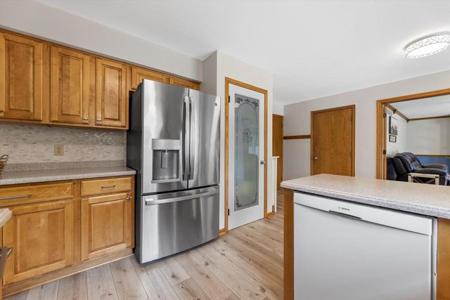 W163N10515 Ridgeview LANE, Germantown, WI 53022