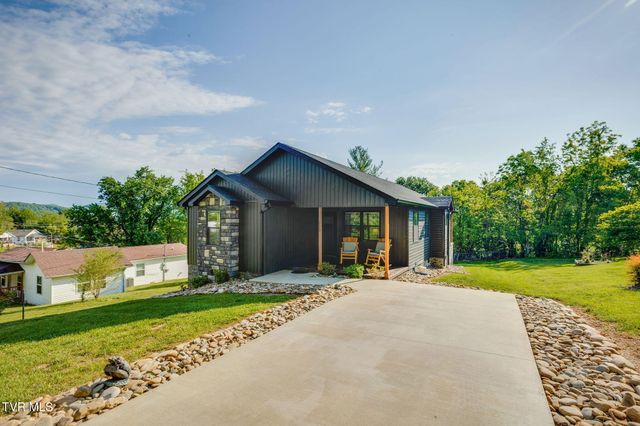 1110 Grove Street, Elizabethton, TN 37643