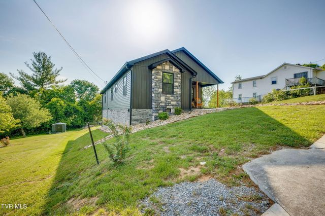 1110 Grove Street, Elizabethton, TN 37643