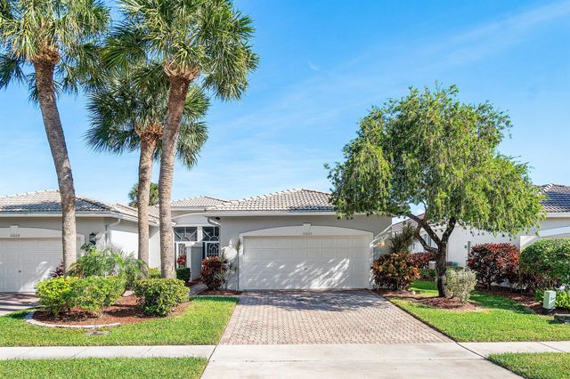 10605 Royal Caribbean Circle, Boynton Beach, FL 33437