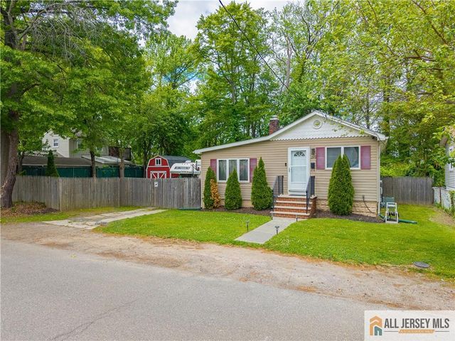 260 Greenwood Drive, Old Bridge, NJ 07735