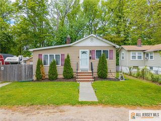 260 Greenwood Drive, Old Bridge, NJ 07735