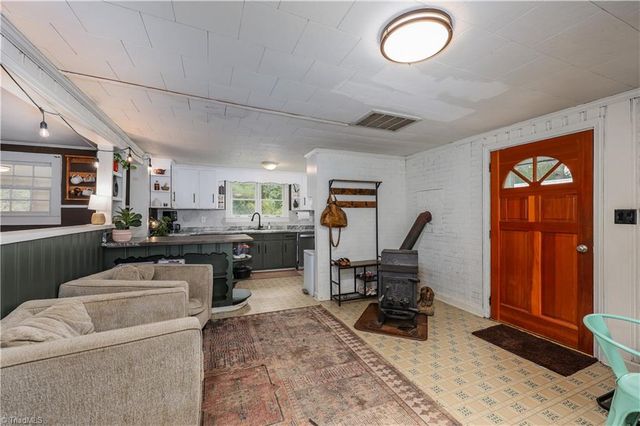 6781 Erect Road, Seagrove, NC 27341